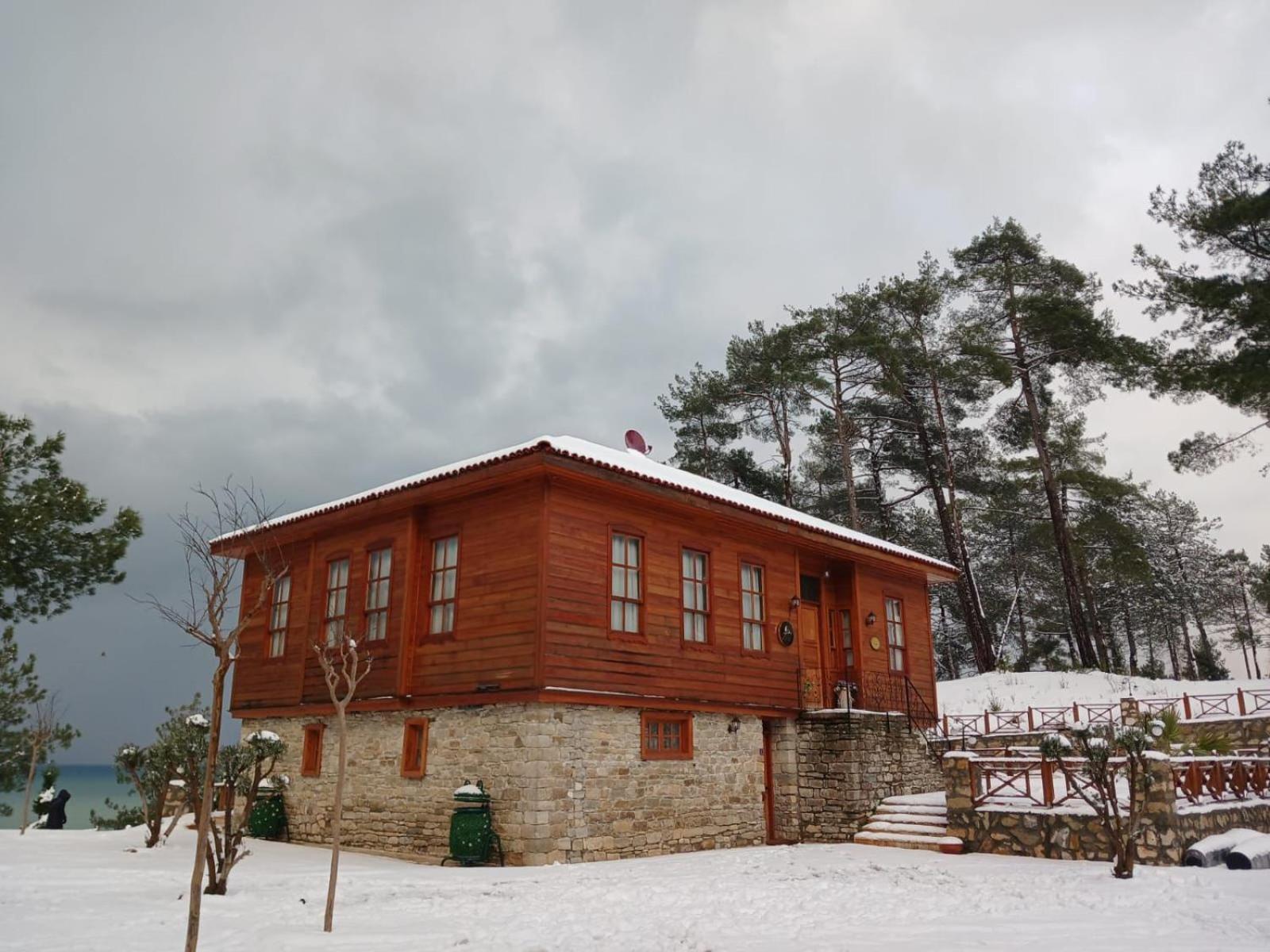 Quiet Abana Bed & Breakfast Exterior photo